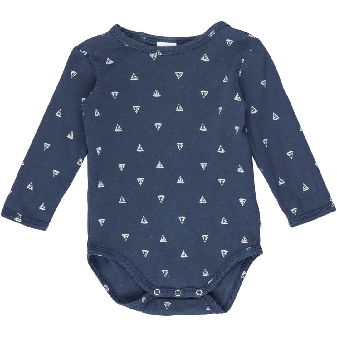RE-LOVED SAILBOAT body med skibe