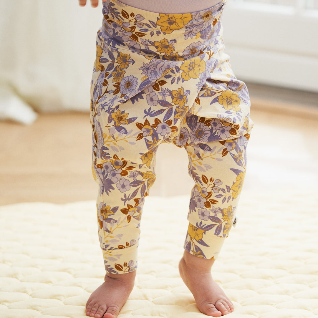 RE-LOVED CARDAMINE bukser med læg og blomsterprint