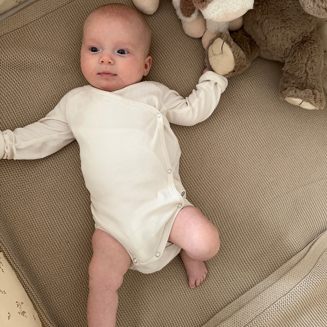 RIB body med kryds lukning