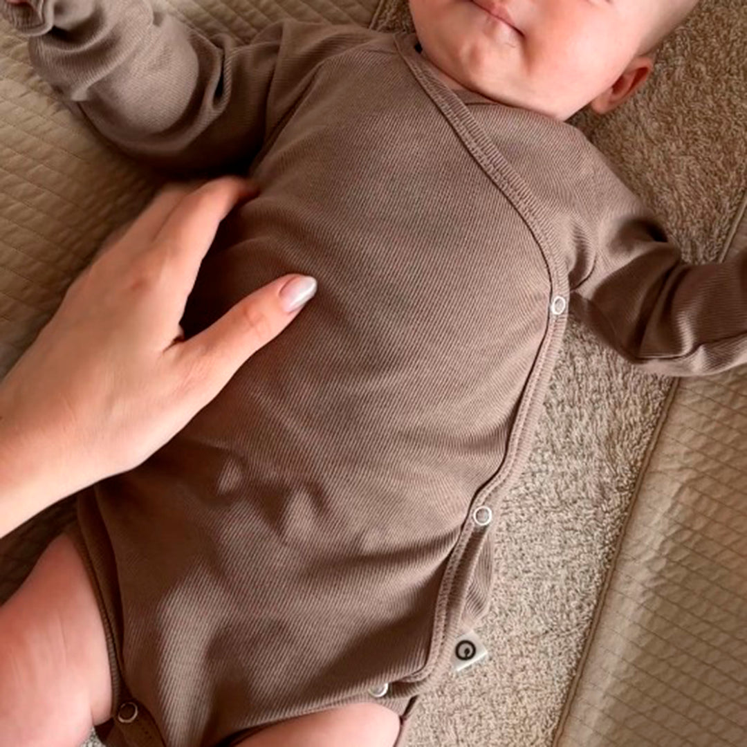 RIB body med kryds lukning