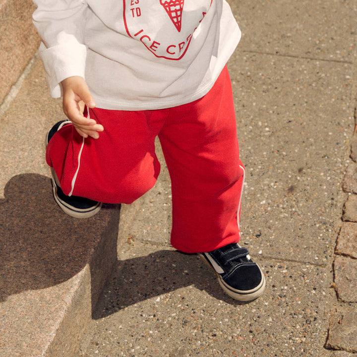 Sporty sweatpants