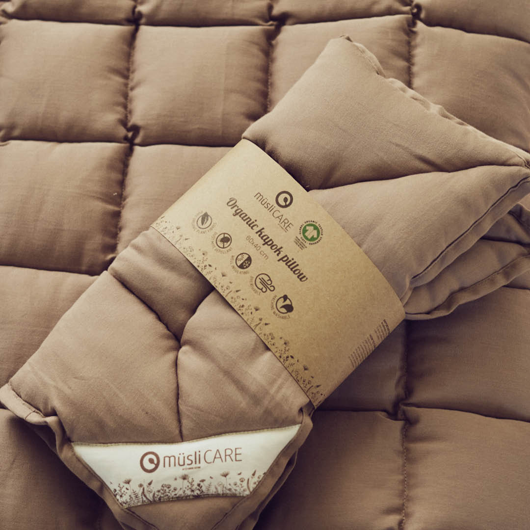 SATIN woven kapok pude 45x40 cm