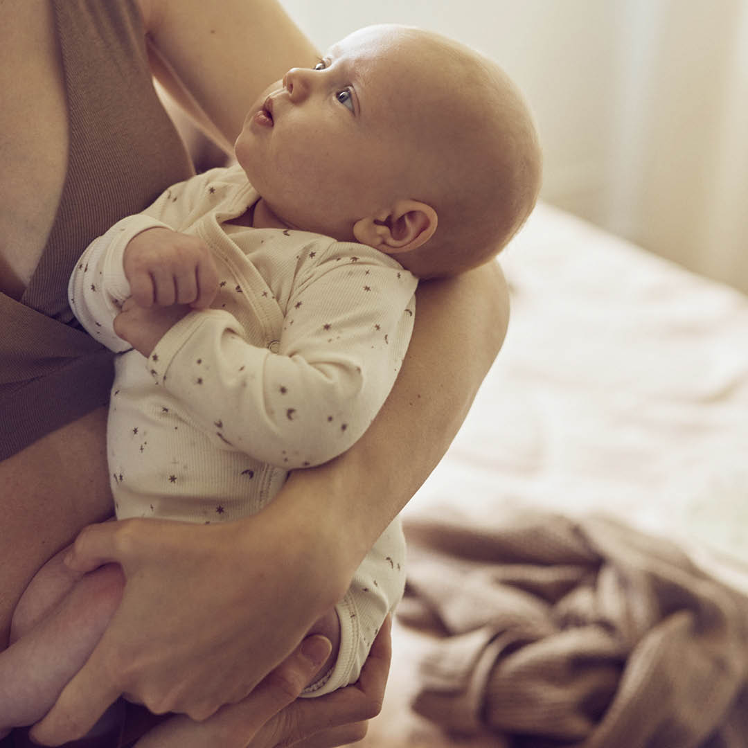 SPARKLE rib body med kryds lukning