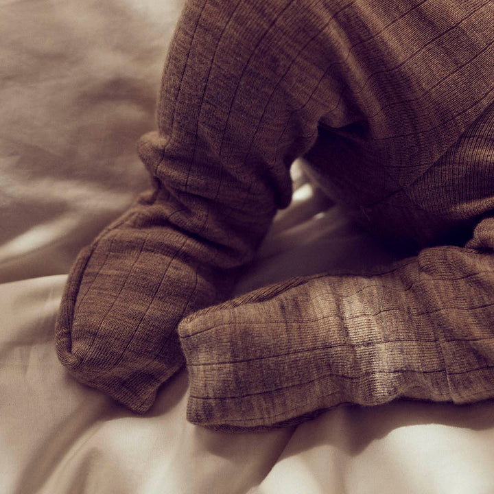 WOOLLY RIB heldragt med fødder