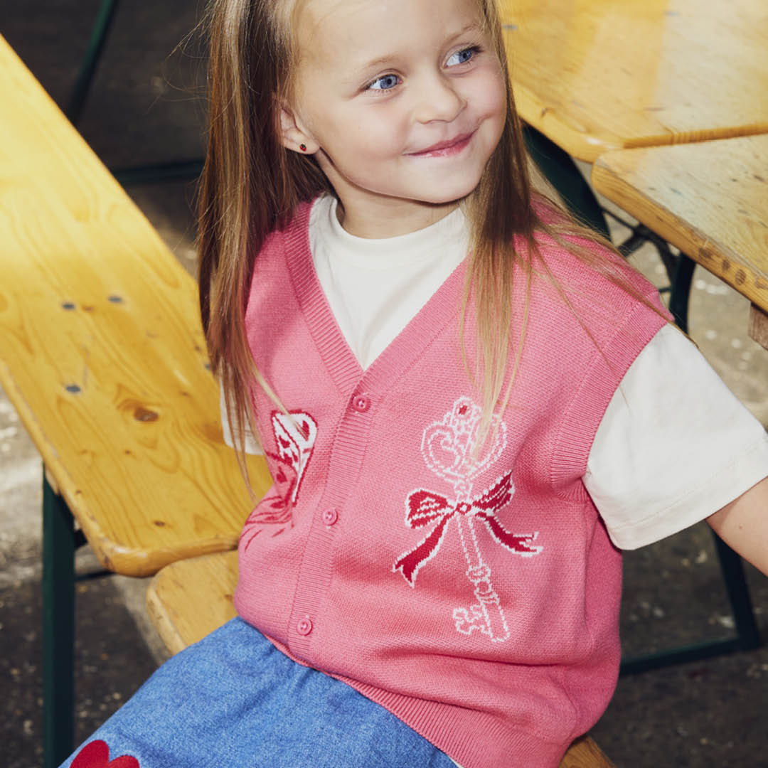 KNIT vest med hjerter