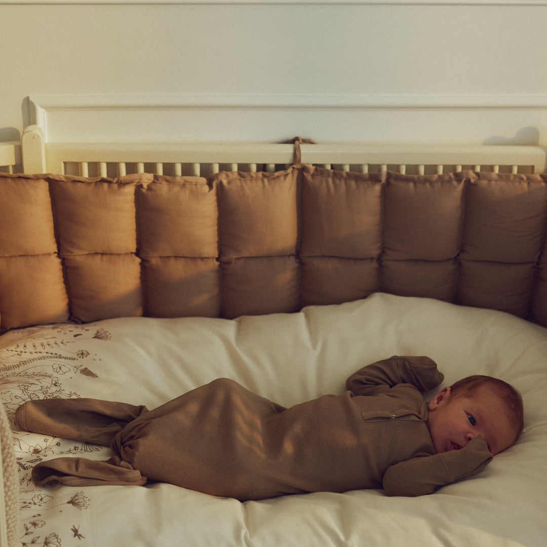 RIB soveposedragt med knude