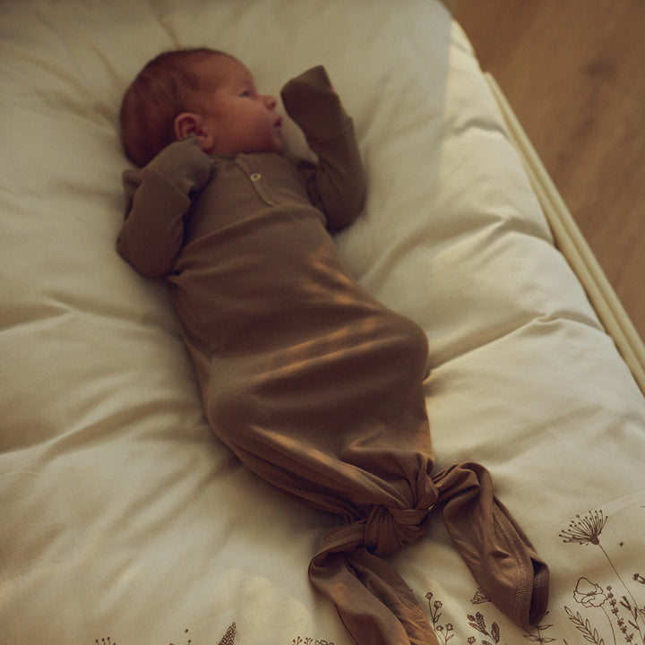 RIB soveposedragt med knude