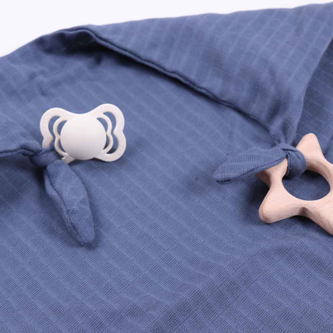 FIGURE nusseklud med bidefigur